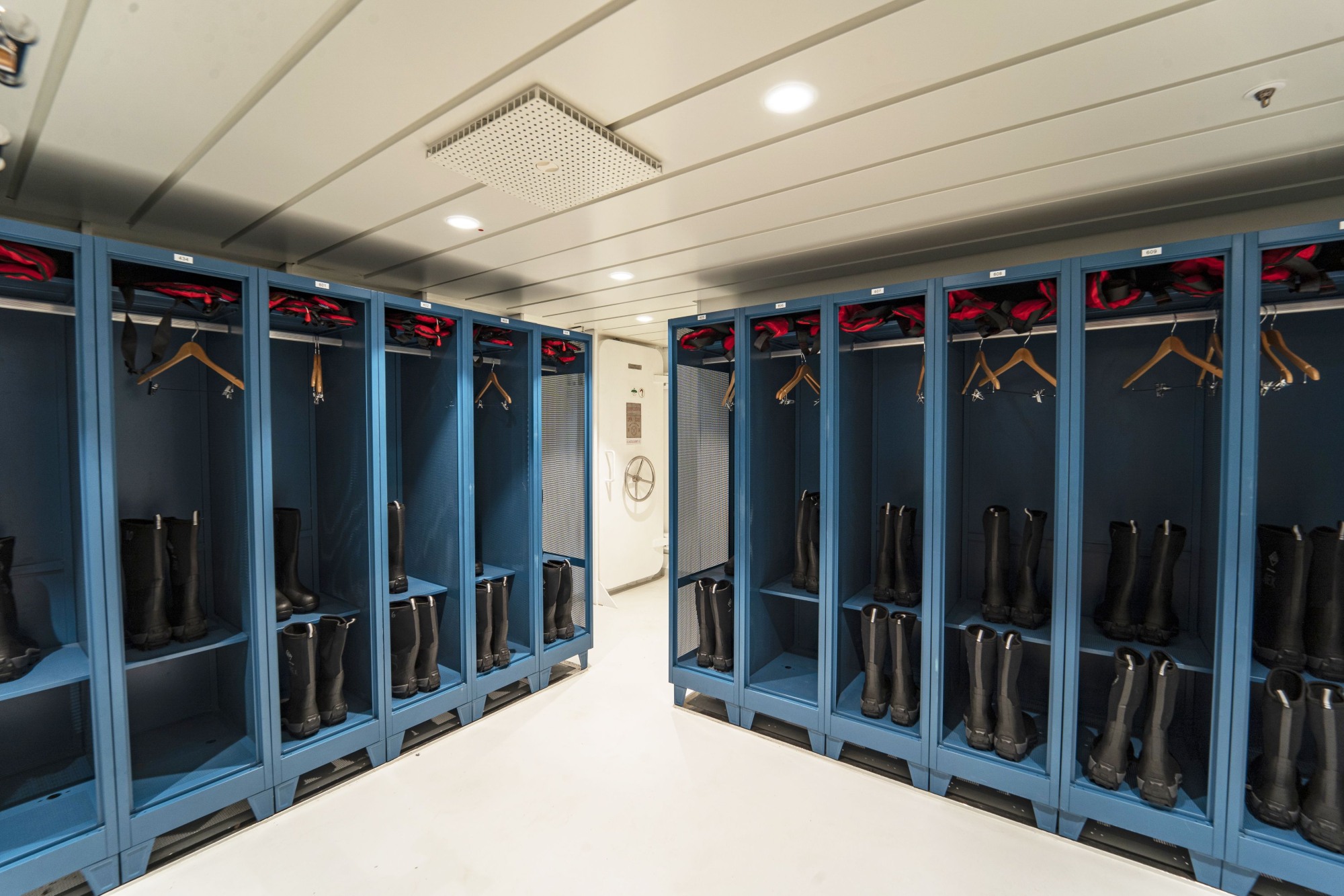 Expeditionskreuzfahrt in Arktis oder Antarktis mit Greg Mortimer - Mudroom