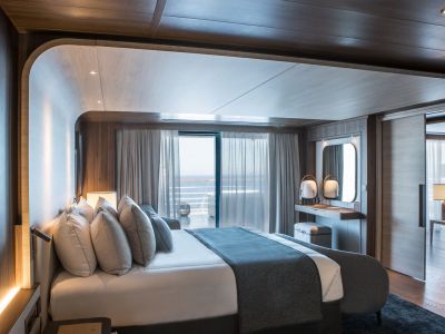 LE_Commandant_Charcot_-_213CHARCOT-TRI21-100890_Shooting-Deco_CDT-Charcot_Suite-Armateur-840_-_PONANT-Gilles_Trillard_1920