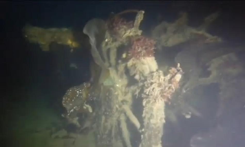 Das Steuerdeck sieht aus, als ob das Schiff immer noch manövrierfähig wäre und es mit seinen zwei Steuerrädern nach Hause segeln könnte. Bild: Arctic Research Foundation